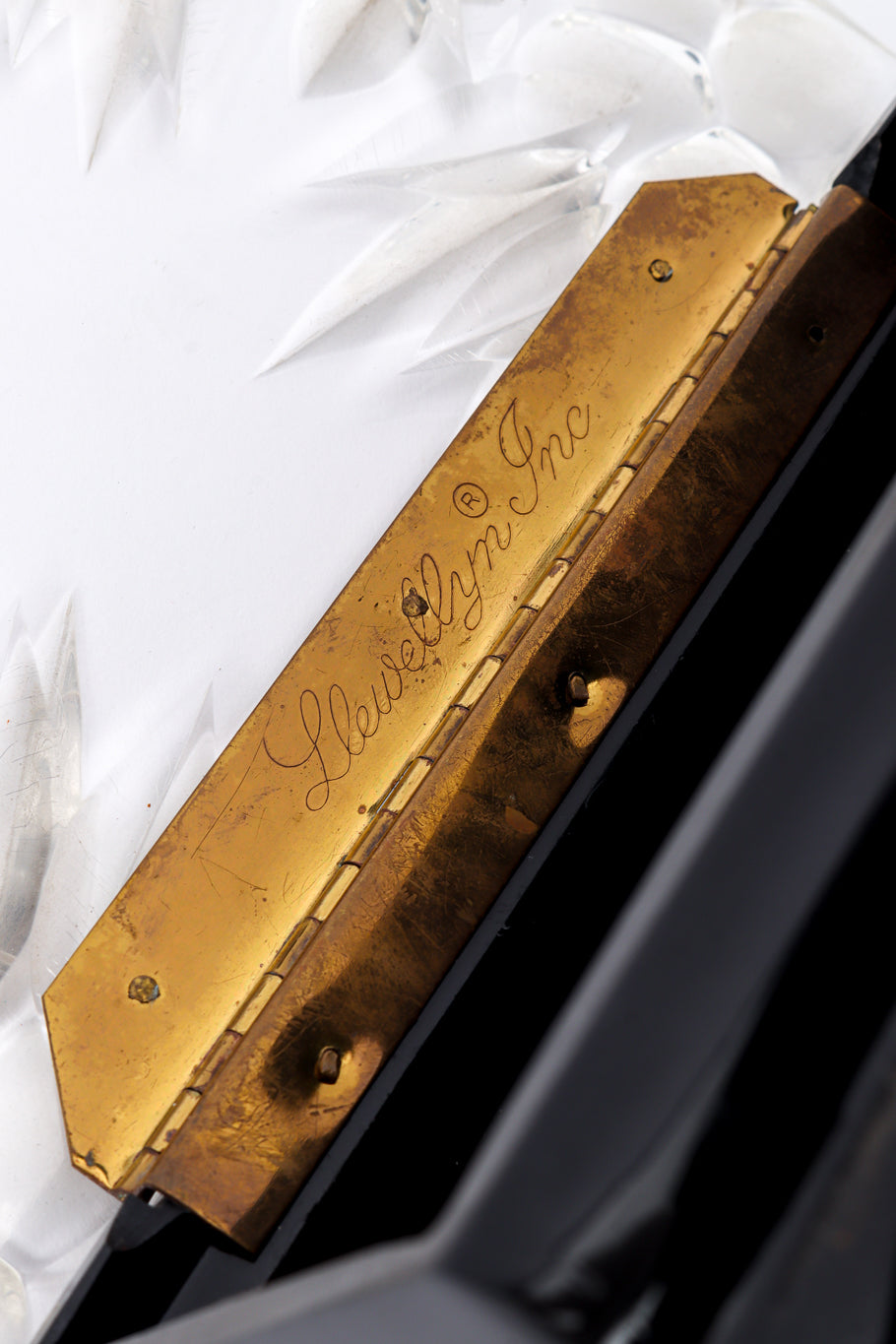 Vintage Llewellyn Inc. Ribbed Lucite Box Bag signature closeup @recessla