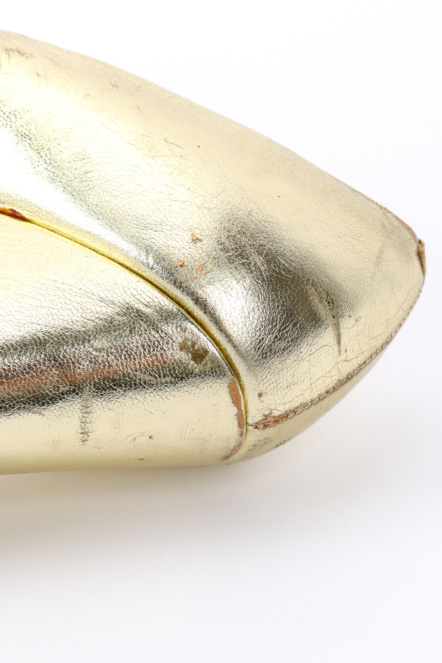 Vintage Vivienne Westwood 1993 F/W Metallic Gold Elevated Court Shoe right shoe back counter closeup @recessla