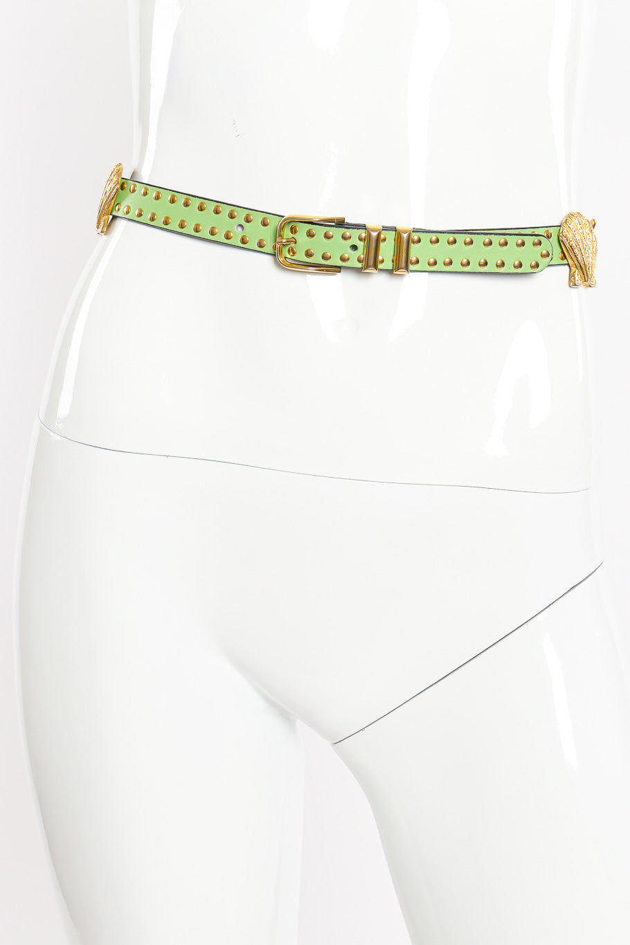 Leather seashell belt by Istante on white background on mannequin front @recessla