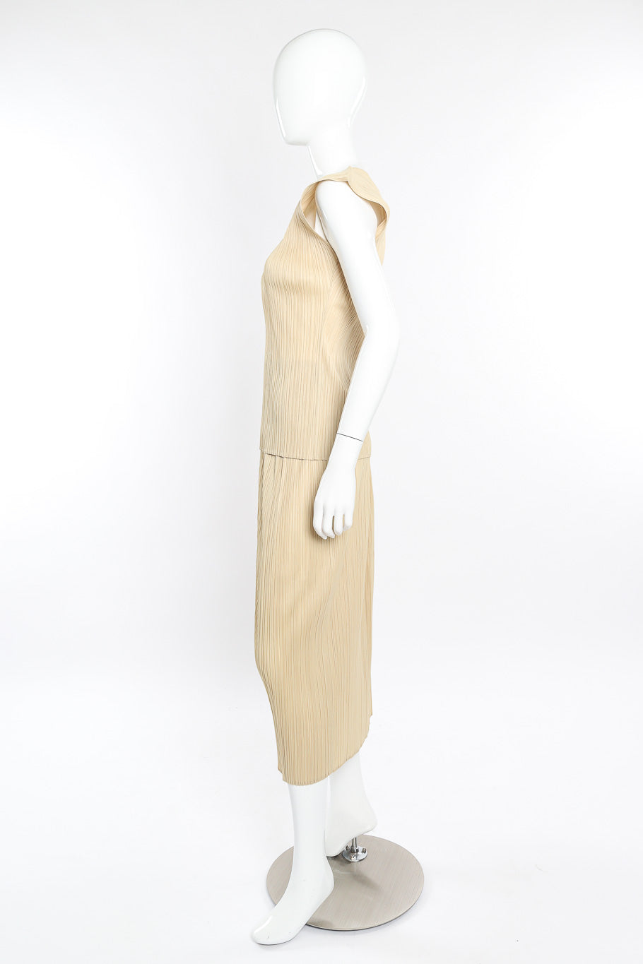 Pleats Please Issey Miyake Pleated Two Piece Set side view on mannequin @Recessla