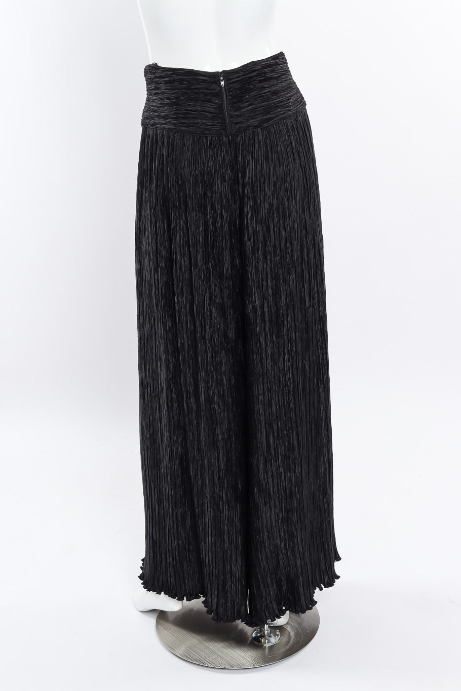 Pleated palazzo pant by Mary McFadden on mannequin back @recessla