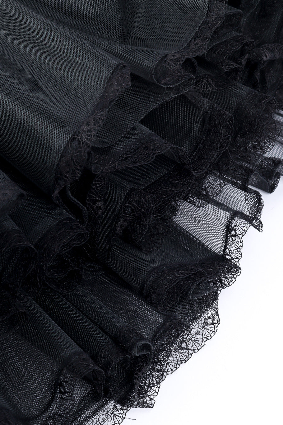 Petticoat skirt by Morgane Le Fay lace hem close @recessla
