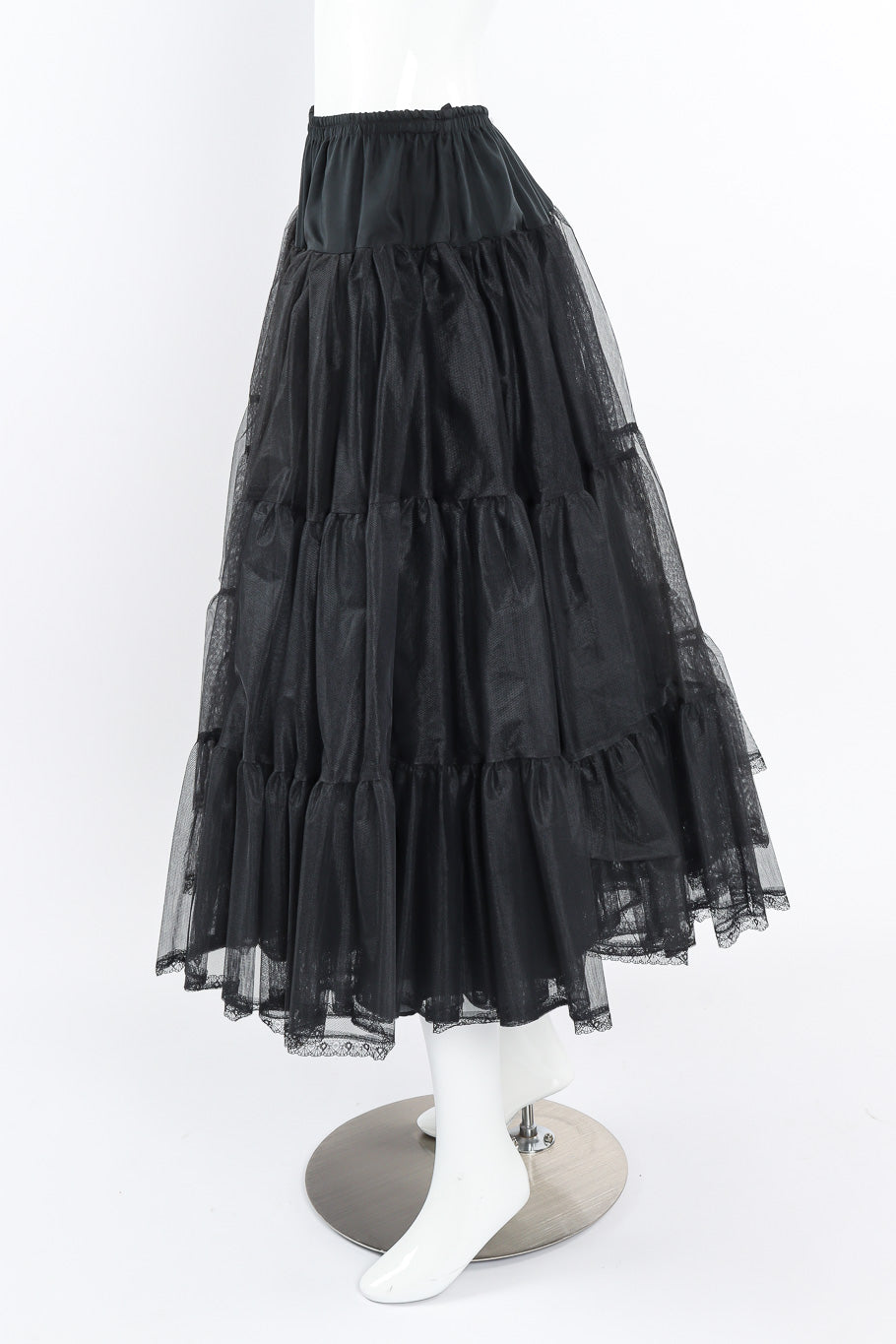 Petticoat skirt by Morgane Le Fay on mannequin side @recessla