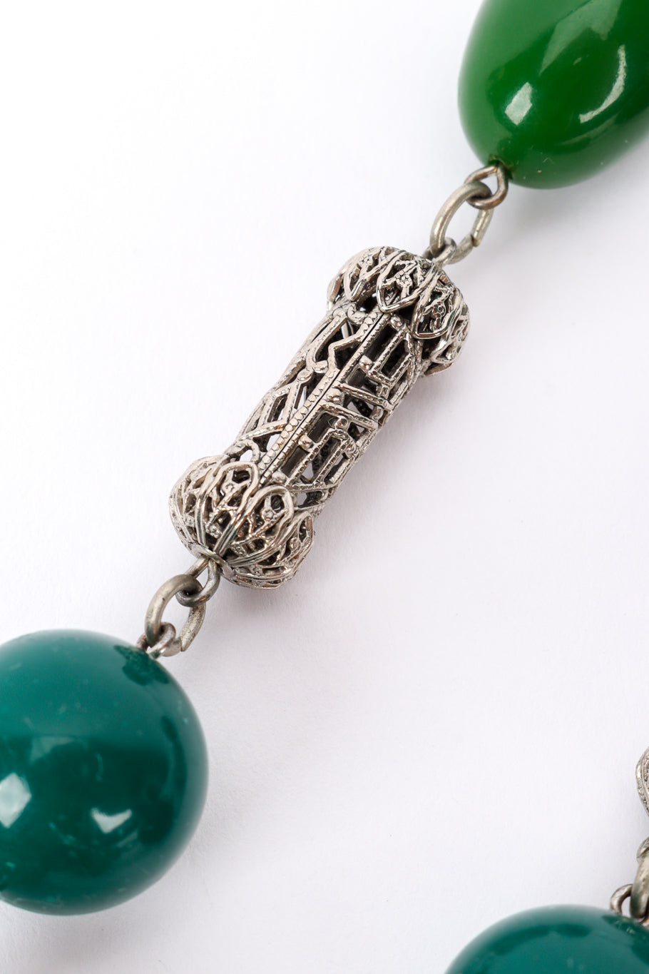 Vintage Accessocraft Beaded Plate Pendant Necklace filigree connector @recessla