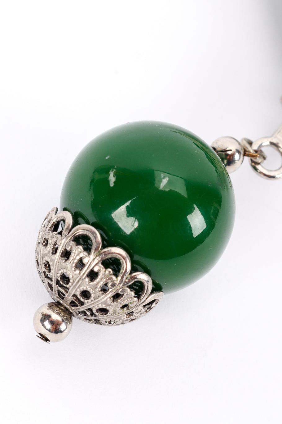 Vintage Accessocraft Beaded Plate Pendant Necklace bead condition closeup @recessla