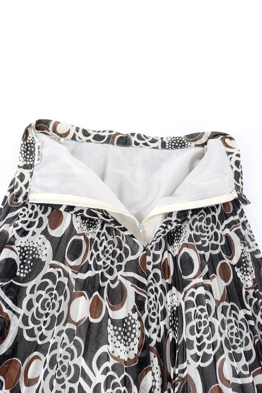 Vintage Nelly de Grab Abstract Dot Print Blouse & Skirt Set skirt unzipped closeup @Recessla