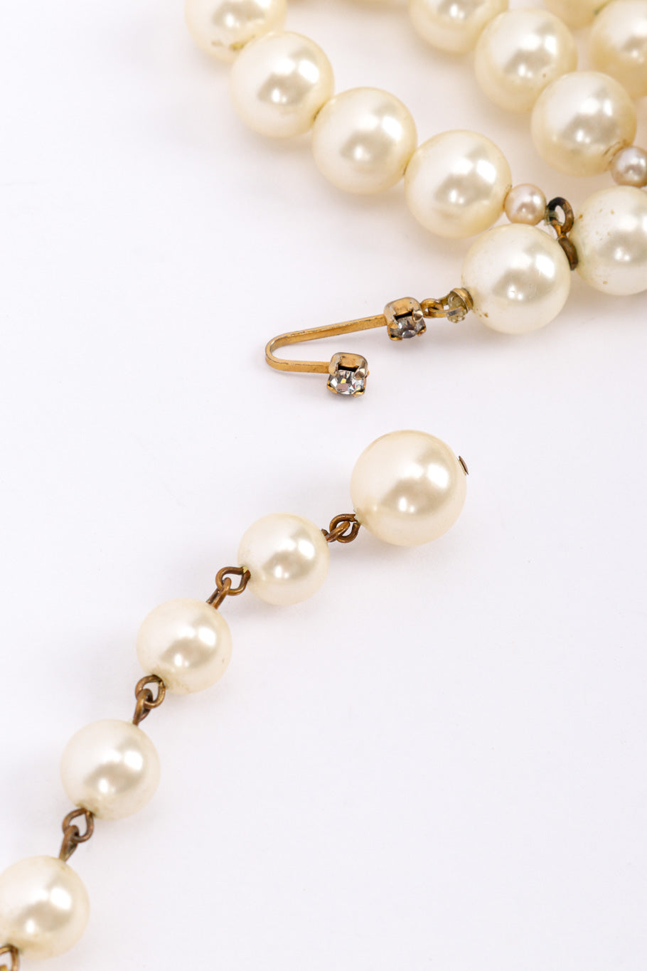 Vintage Marvella Pearl Fringe Collar Necklace hook closure closeup @recessla