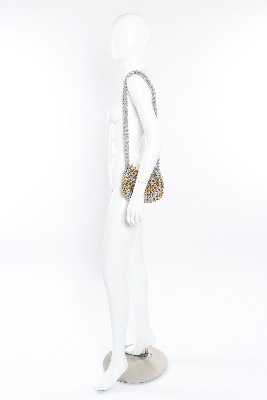 Chainlink shoulder bag by Raoul Calabro on mannequin @recessla