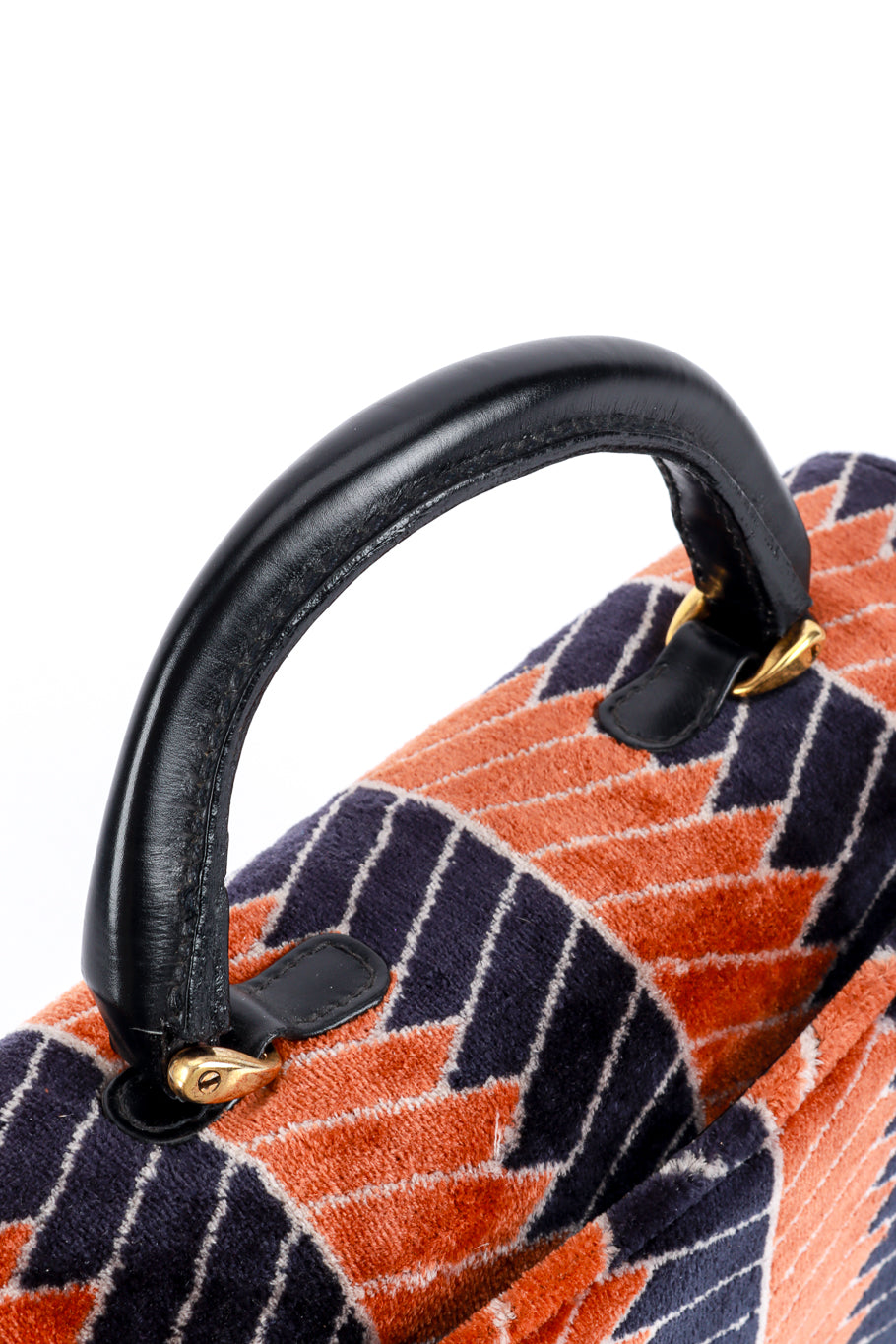 Vintage Roberta Di Camerino Geometric Velvet Accordion Handbag handle closeup @recess la