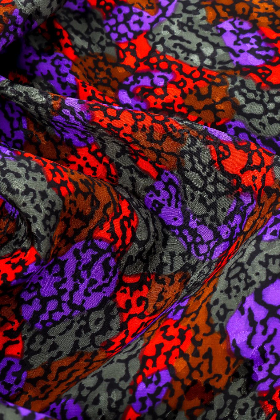 Silk blouse by Yves Saint Laurent fabric close @recessla