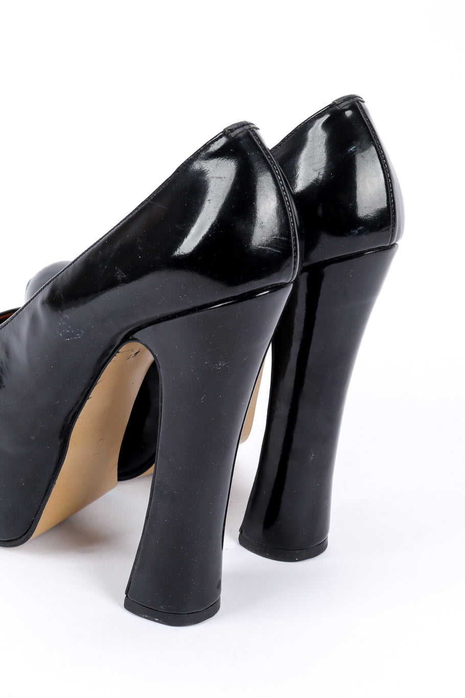 Vintage Vivienne Westwood 1993 F/W Patent Leather Elevated Court Shoe back heel @recessla