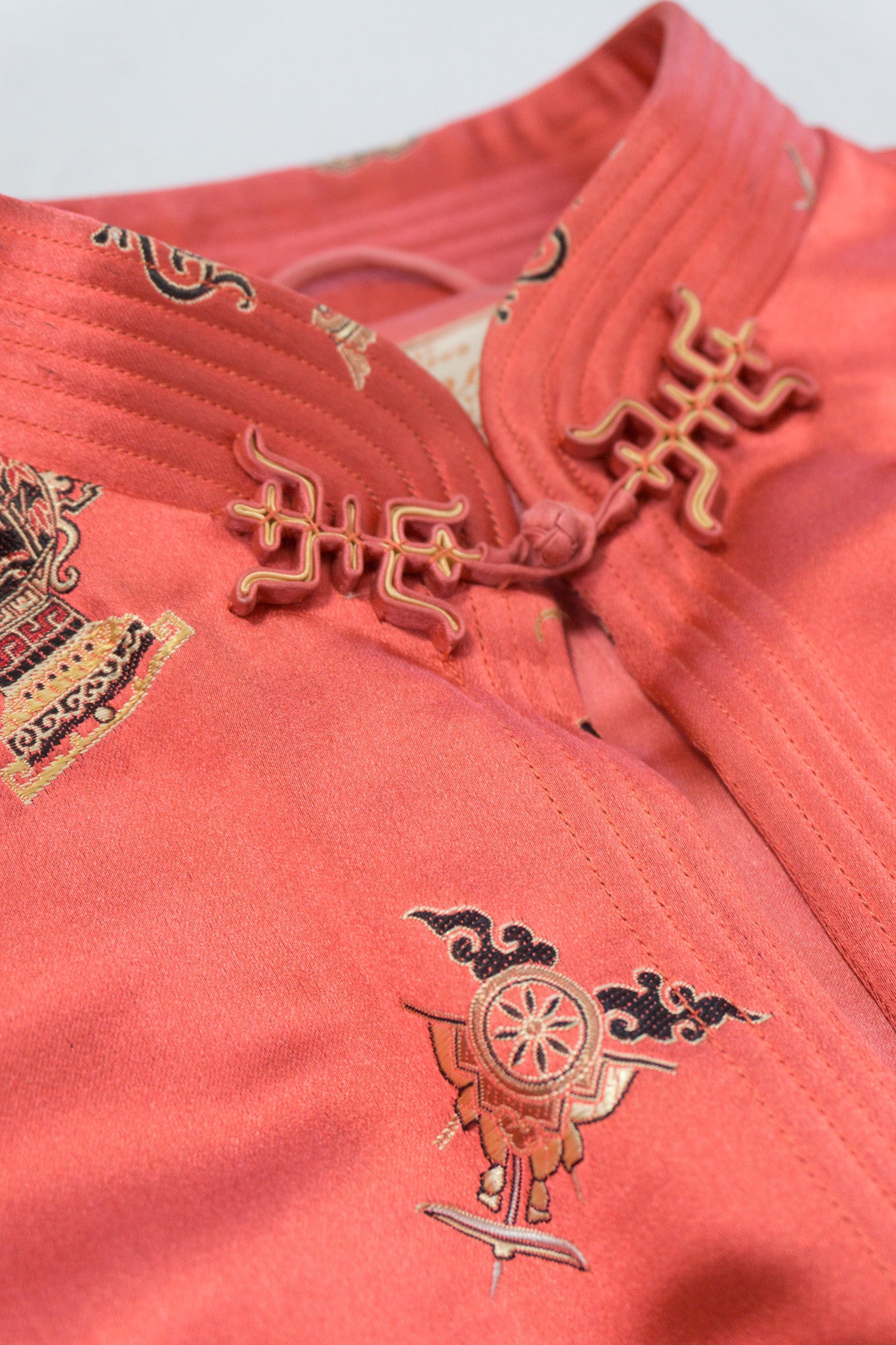 Alexander Imports Vintage Fitted Satin Mandarin Vase Jacket