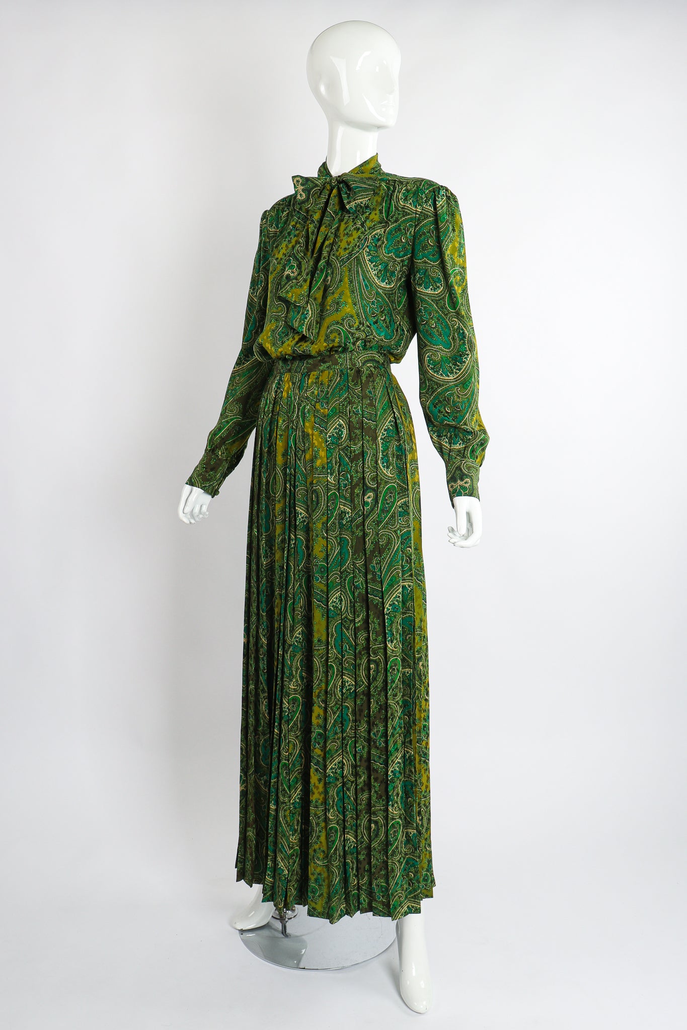 Vintage Adolfo Green Paisley Palazzo Pant Set on Mannequin angle at Recess Los Angeles