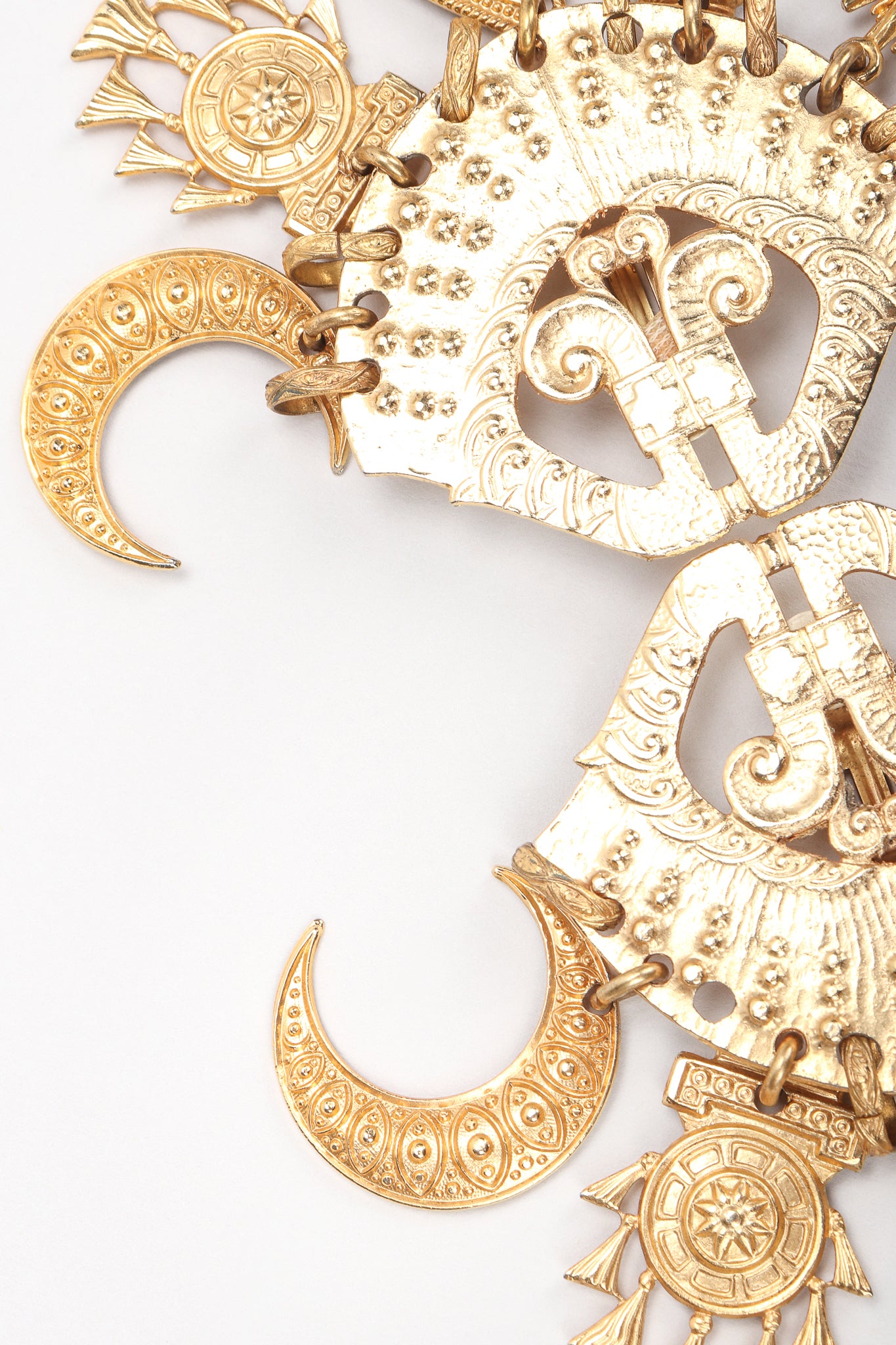 Recess Vintage Edouard Rambaud Gold Etruscan Chandelier Earrings, Texture Detail