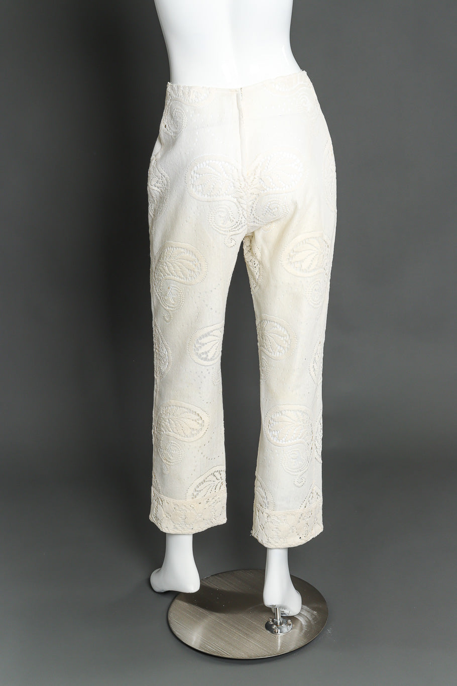 Rebecca for I. Magnin & Co. embroidered tunic and pants on mannequin @recessla