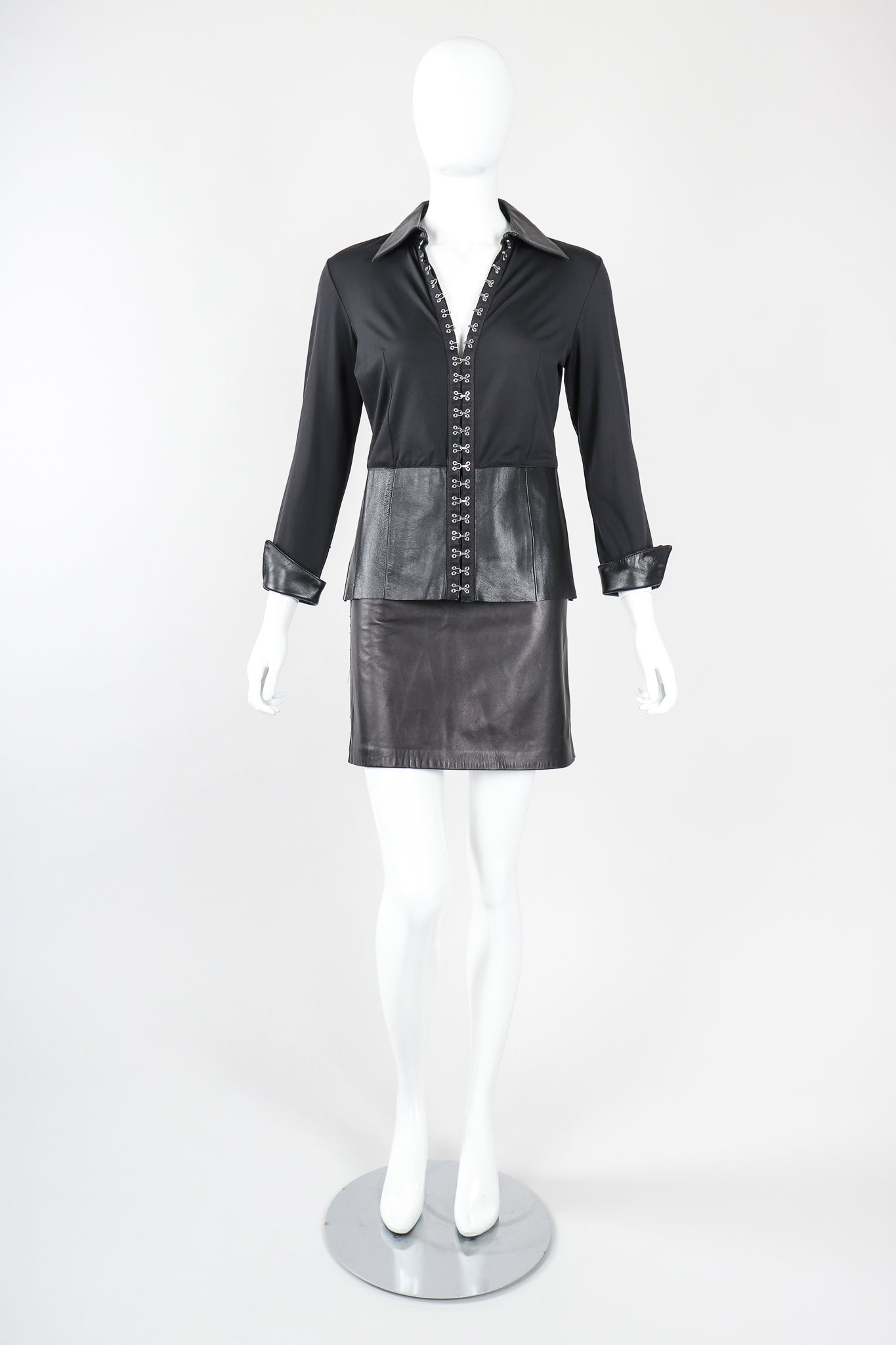 Recess Designer Consignment Vintage Isabel Leather Hooked Top & Skirt Set Outfit Ensemble Los Angeles Resale