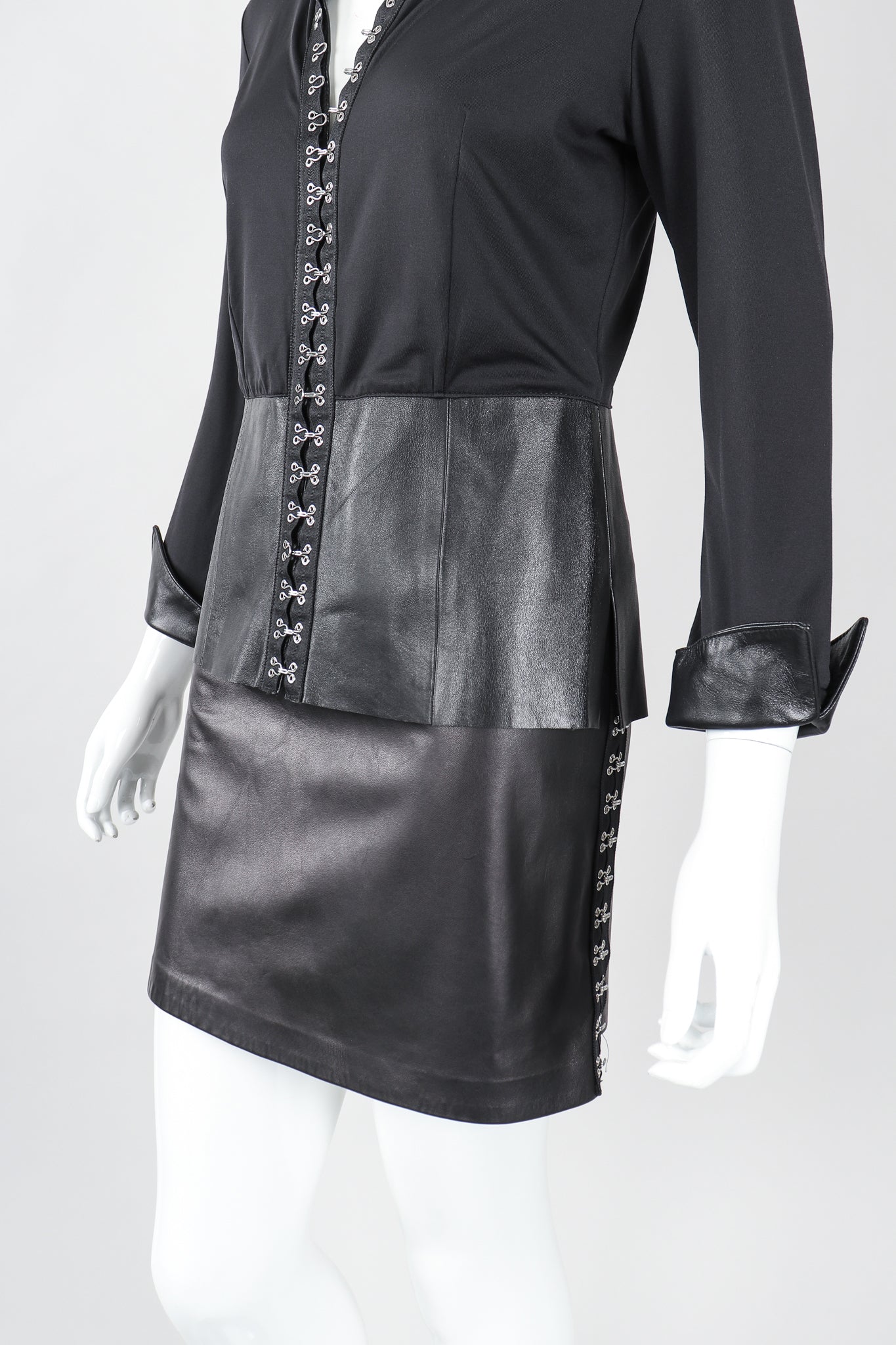 Recess Designer Consignment Vintage Isabel Leather Hooked Top & Skirt Set Outfit Ensemble Los Angeles Resale