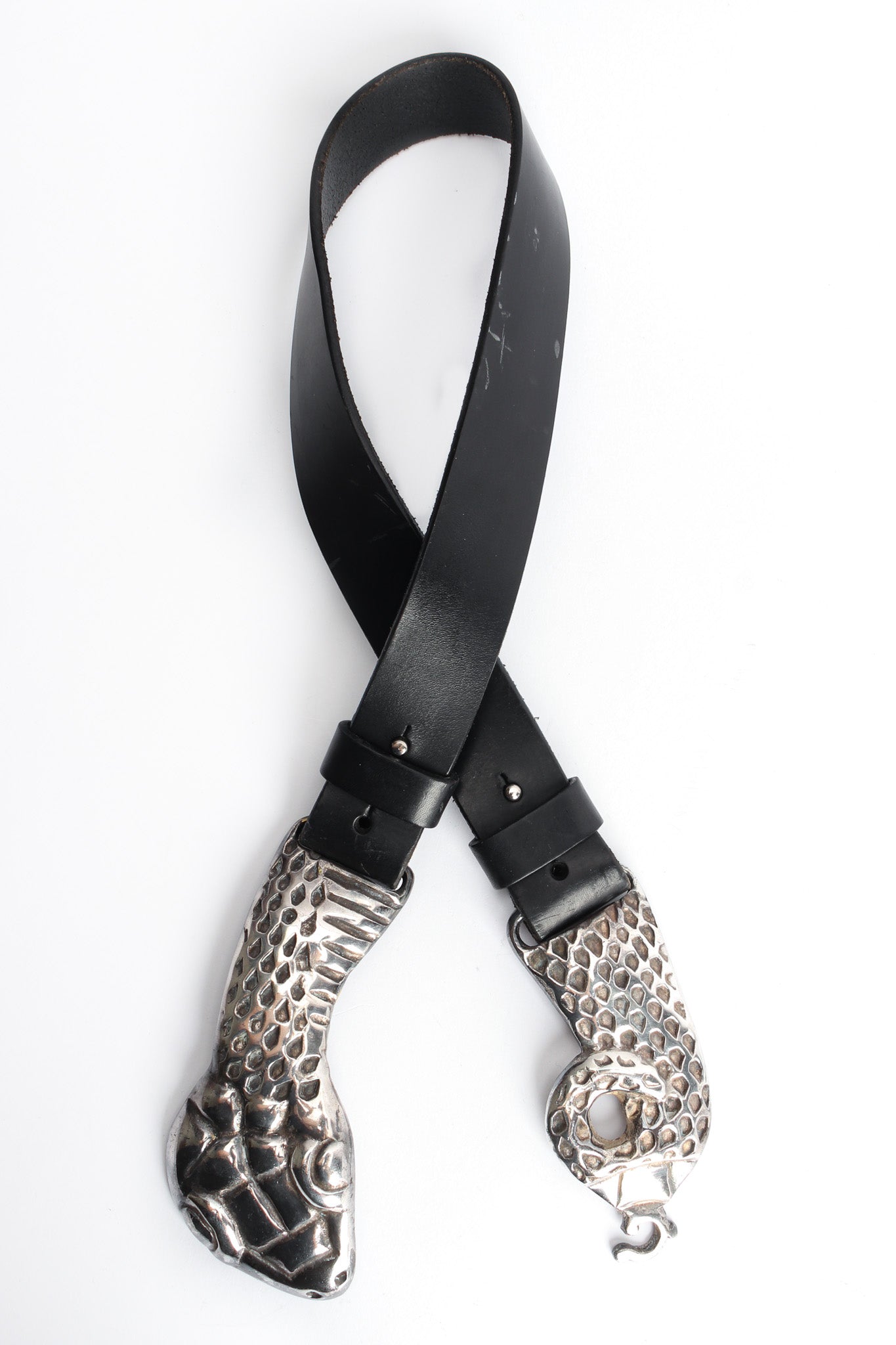 Vintage Lili Peau De Fleur Snake Head Leather Belt front/marks on belt @ Recess LA