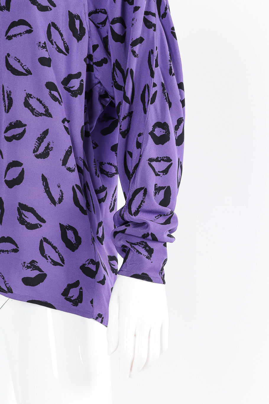 Lip blouse by Emanuel Ungaro mannequin sleeve @recessla
