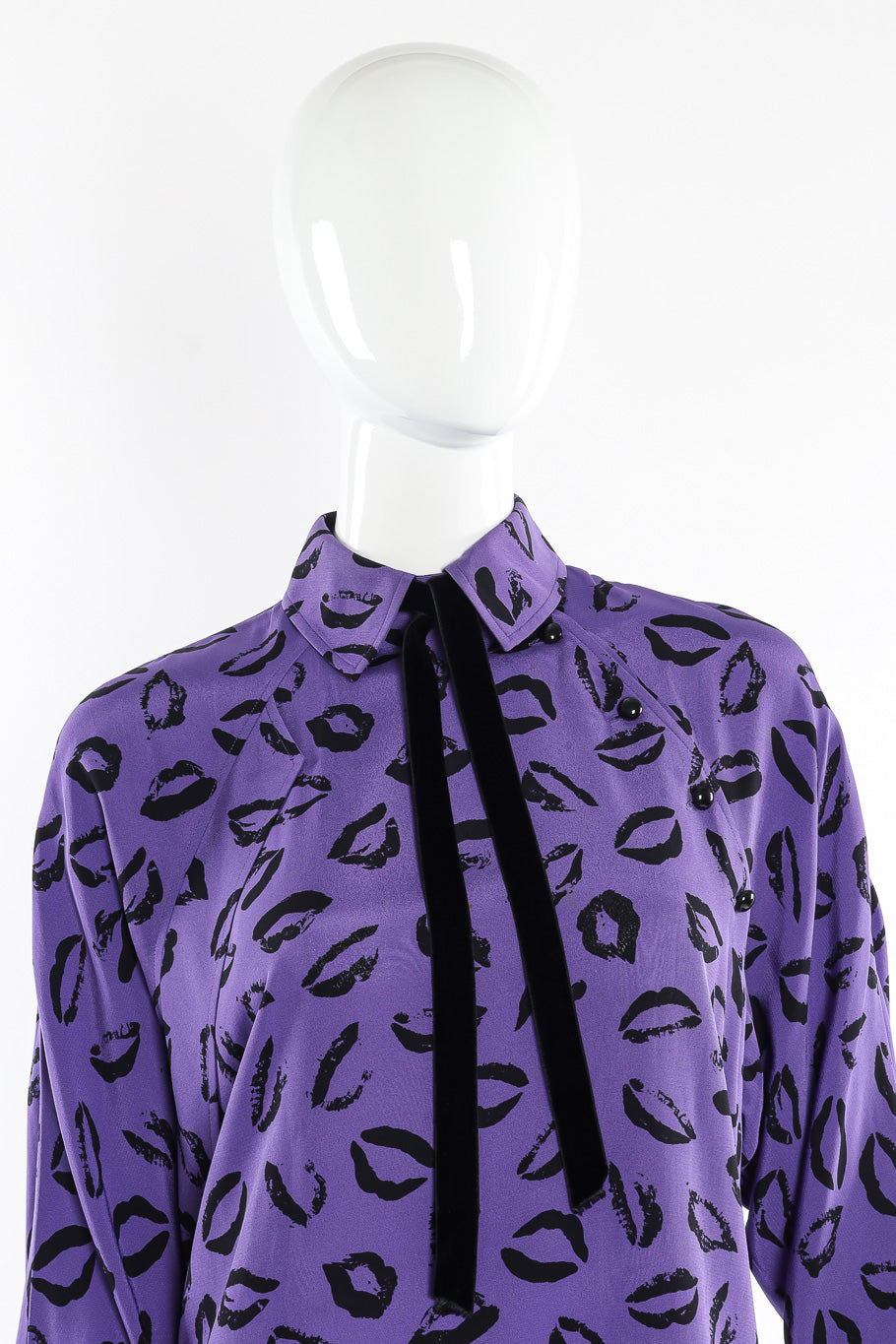 Lip blouse by Emanuel Ungaro mannequin collar @recessla