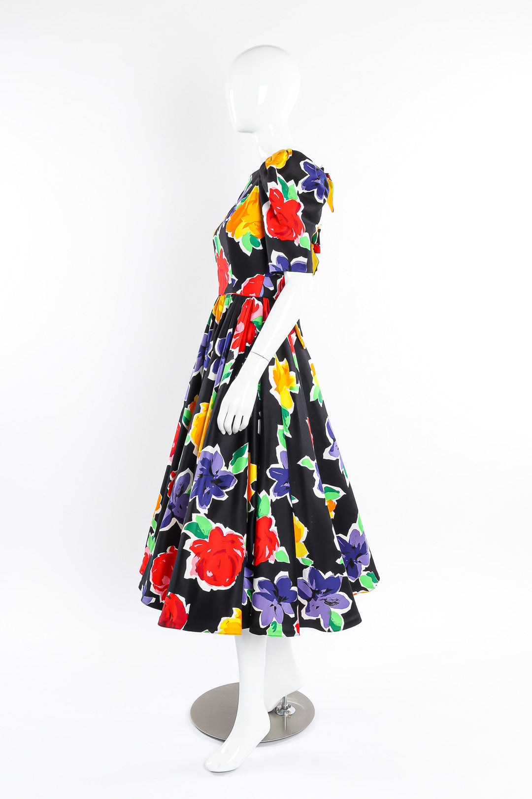 Petticoat dress by Victor Costa mannequin side @recessla