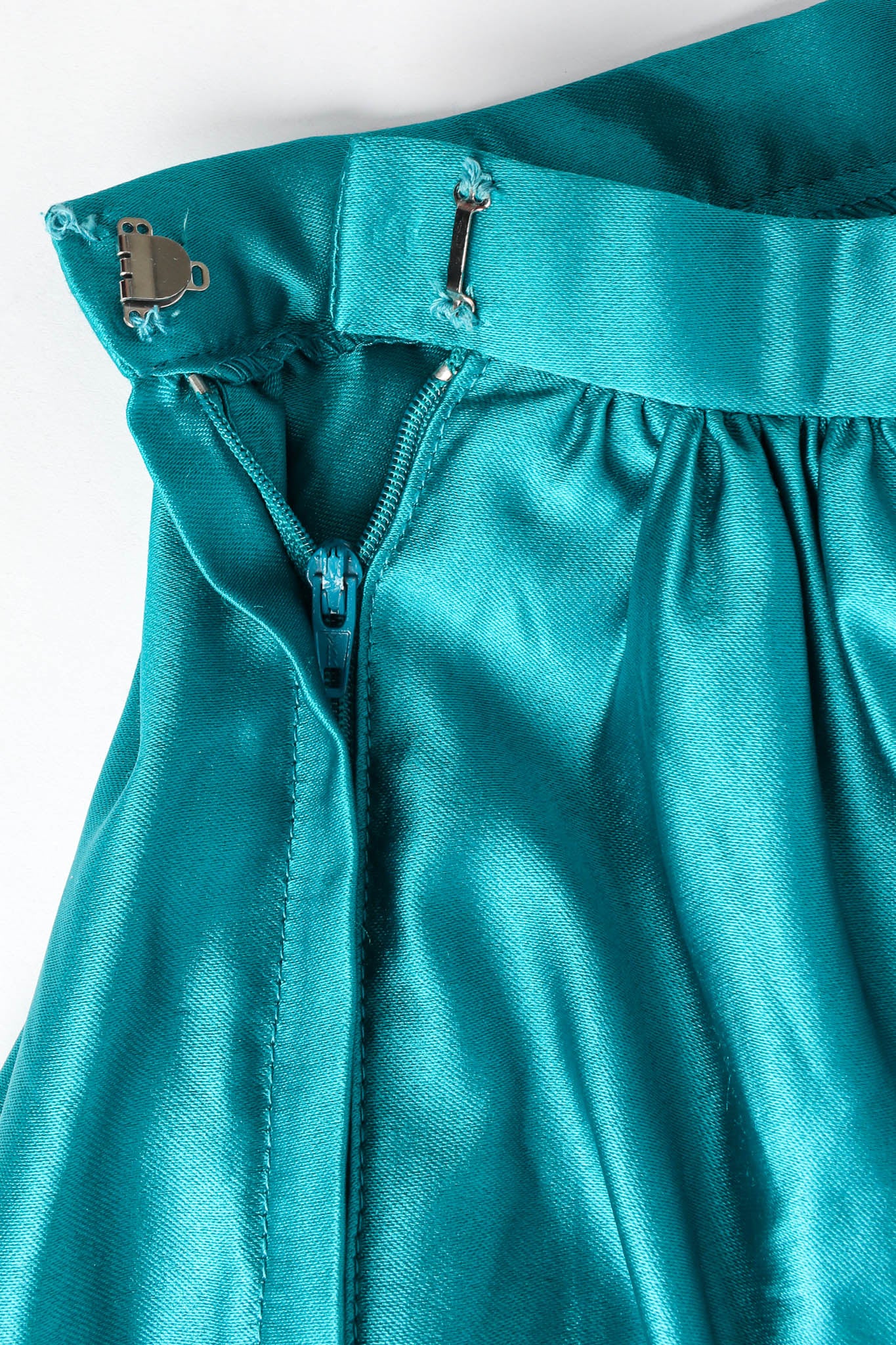 Vintage Victor Costa Satin Sheen Tulle Circle Skirt hook tab loose@ Recess Los Angeles
