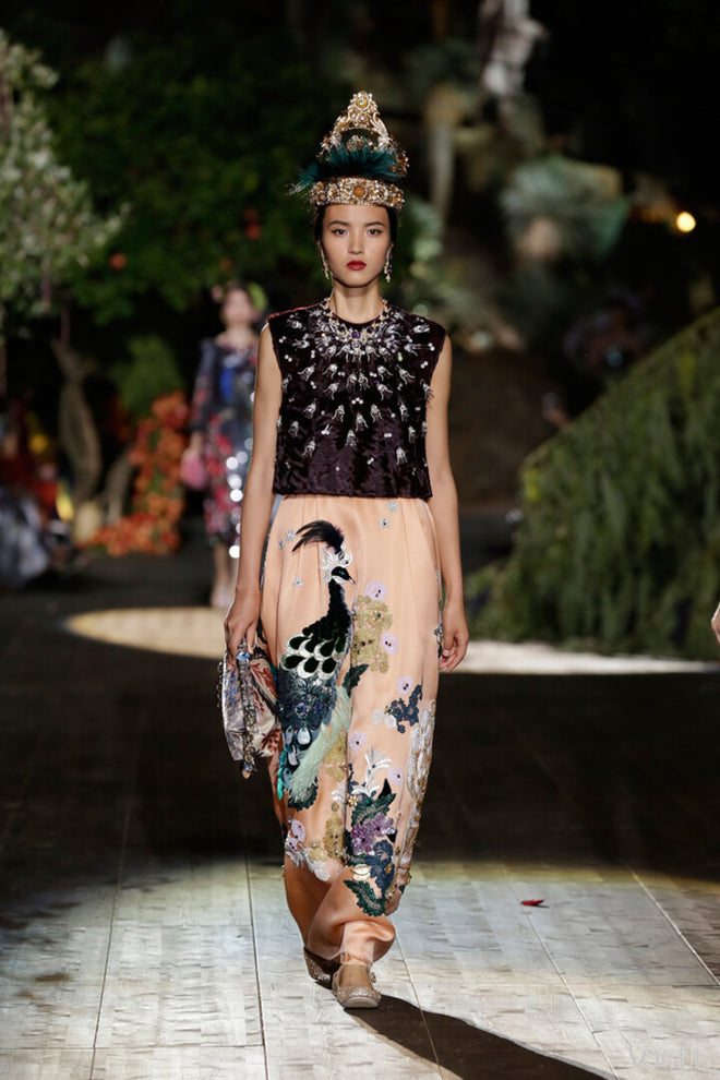 Dolce & Gabbana Brocade Carpet Bagon model on 2015 runway