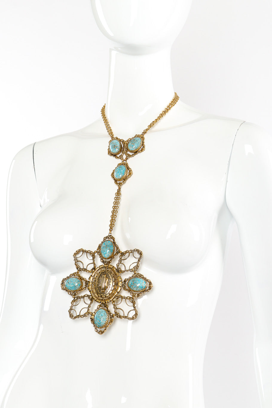 Vintage large star pendant necklace on white background on mannequin @recessla