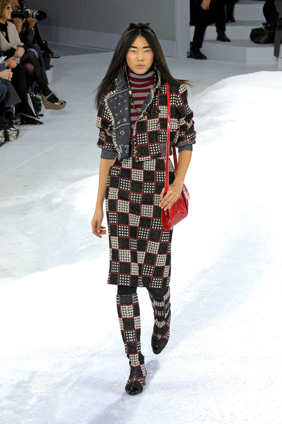 Chanel Tweed Lamé Cropped Jacket on model on 2007 runway