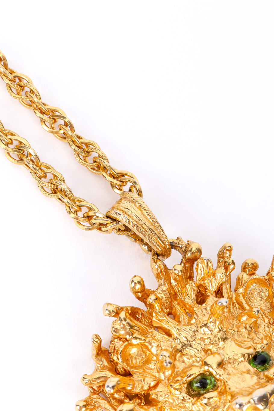 Vintage Tancer II Brutalist Lion Medallion Necklace lion medallion and chain closeup @Recessla