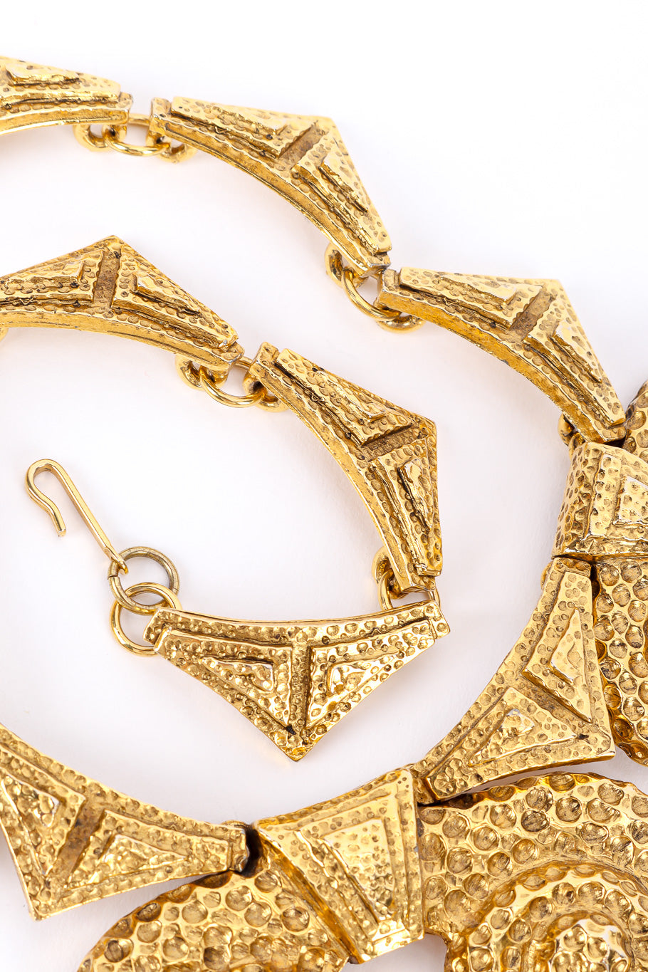Vintage Pauline Rader Hammered Swirl Collar Necklace triangle pendants closeup @Recessla