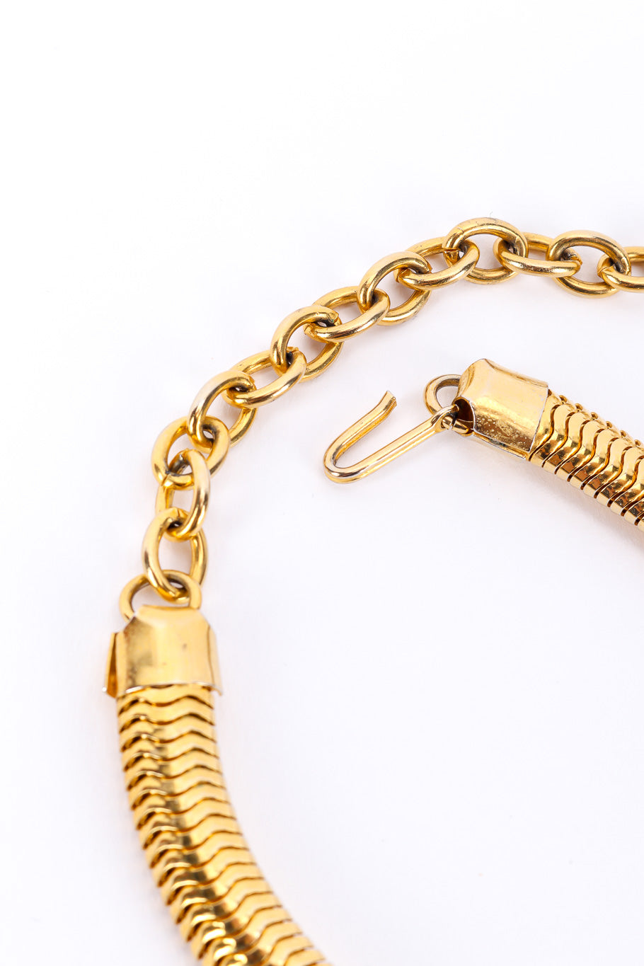 Vintage Swirl Motif Collar Necklace hook and extender chain closeup @Recessla