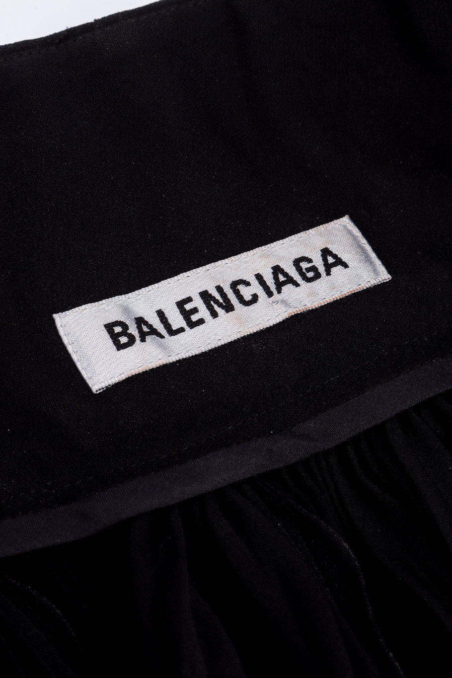 Balenciaga 2020 A/W Pleated Cape signature label closeup @recessla