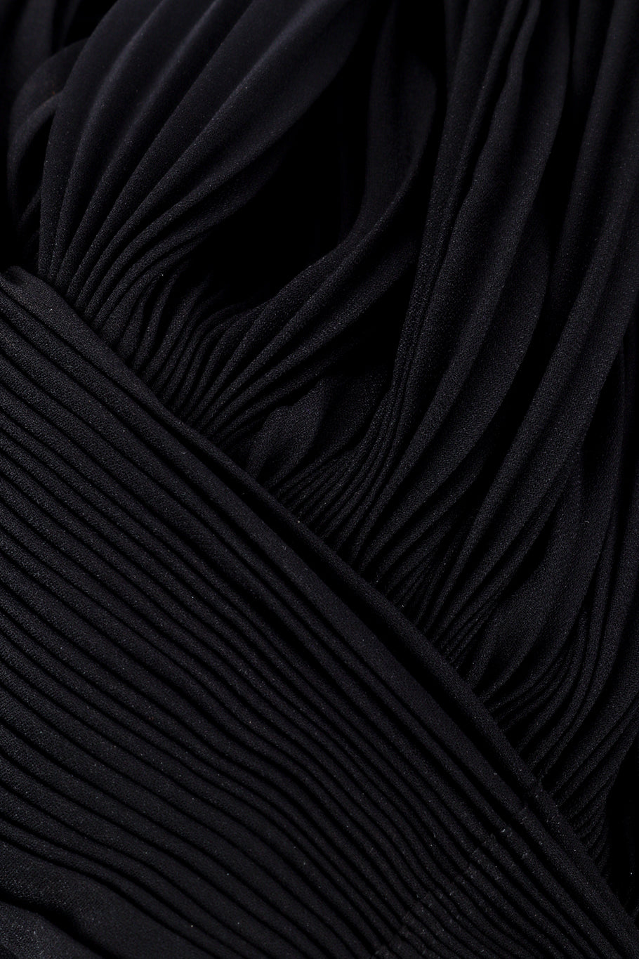 Balenciaga 2020 A/W Pleated Cape pleat closeup @recessla