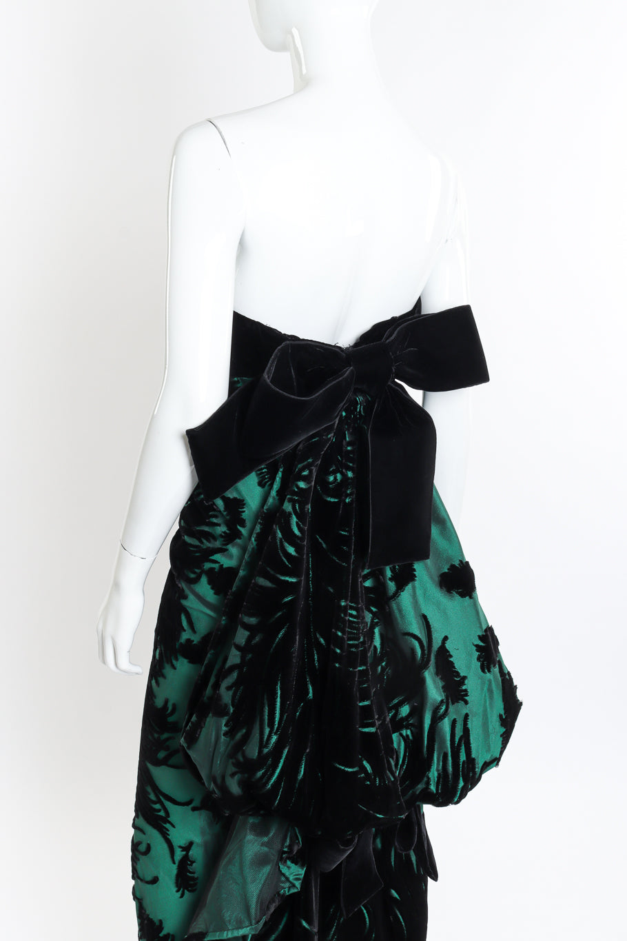 Strapless Velvet Feather Empire Gown by Bill Blass on mannequin back bow close @recessla