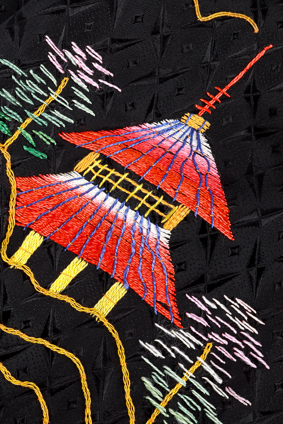 Vintage Embroidered Dragon Kimono hut embroidery closeup @recess la