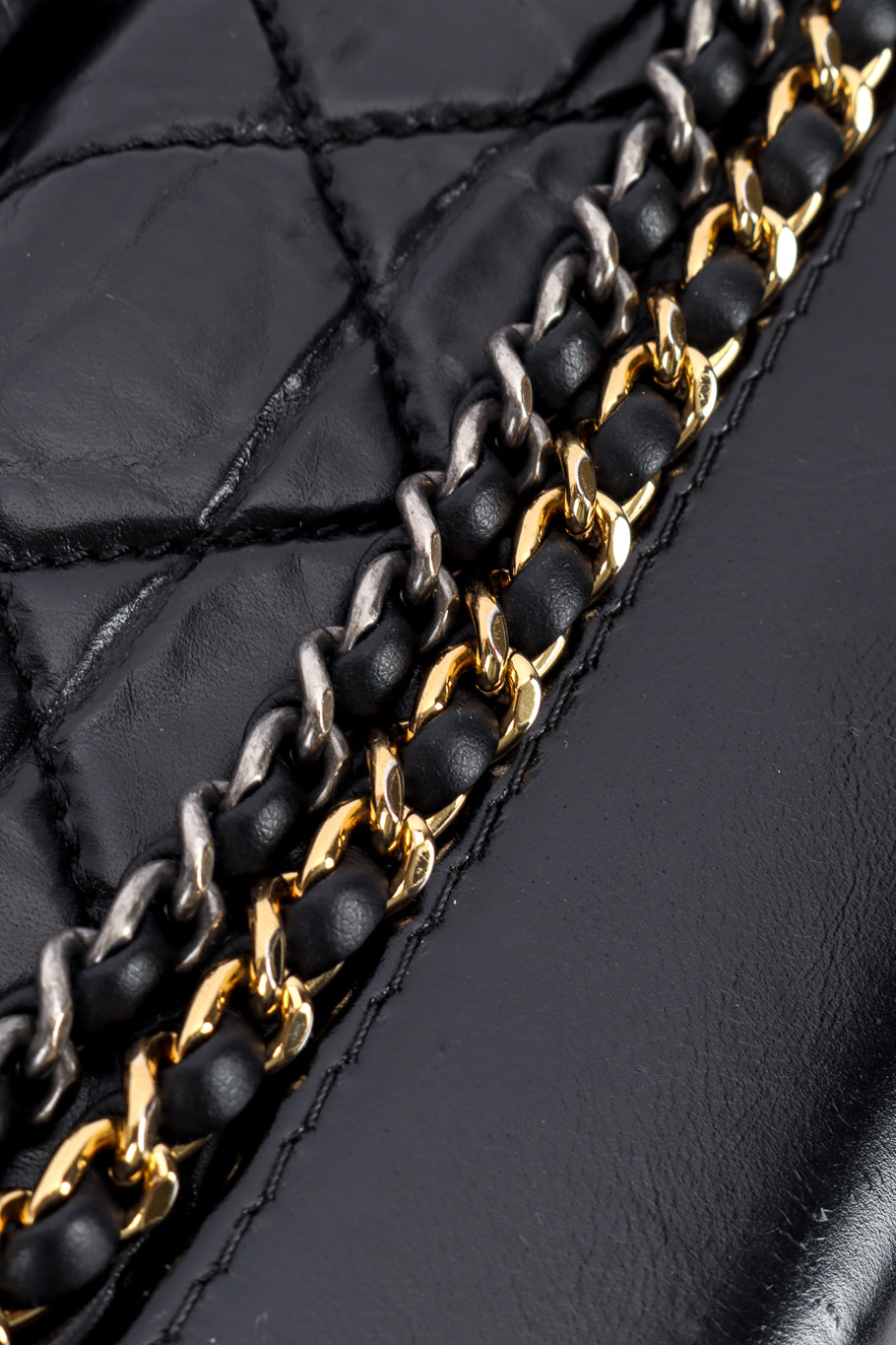 Chanel 2019 Gabrielle Crossbody chain closeup @recessla