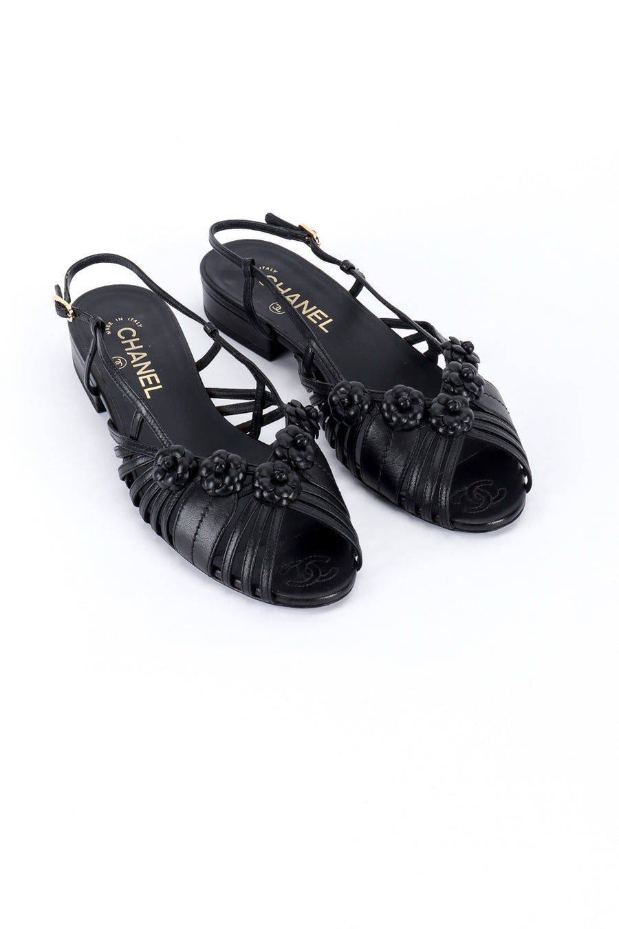 靴 Vintage Chanel Camellia Slingback 39 1/2 Chanel Camellia Logo Slingback Heels in Beige / Black UK 4