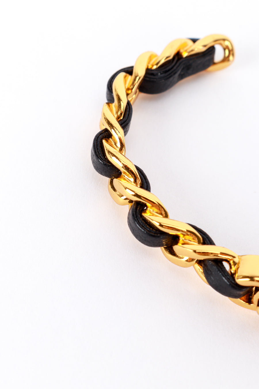 アクセサリー 00s archive vintage chain leather bangle Vintage Chanel Beaded Leather Weave Cuff – Very Vintage