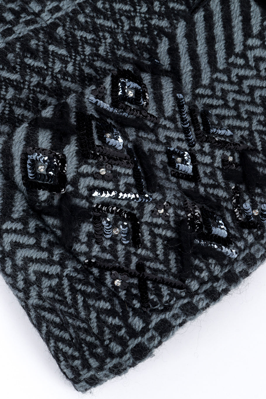 Chanel 2000 F/W Knit Wool Jacket sequin pocket closeup @recess la