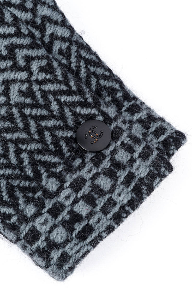 Chanel 2000 F/W Knit Wool Jacket sleeve button closeup @recess la
