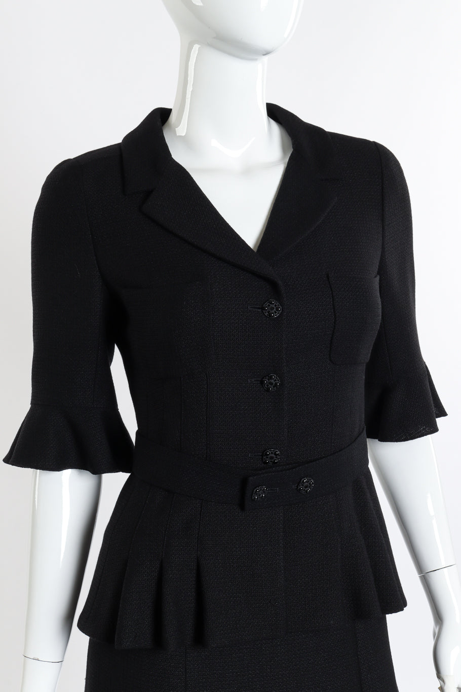 Chanel 2007C S/S Peplum Skirt Suit jacket front on mannequin closeup @recessla