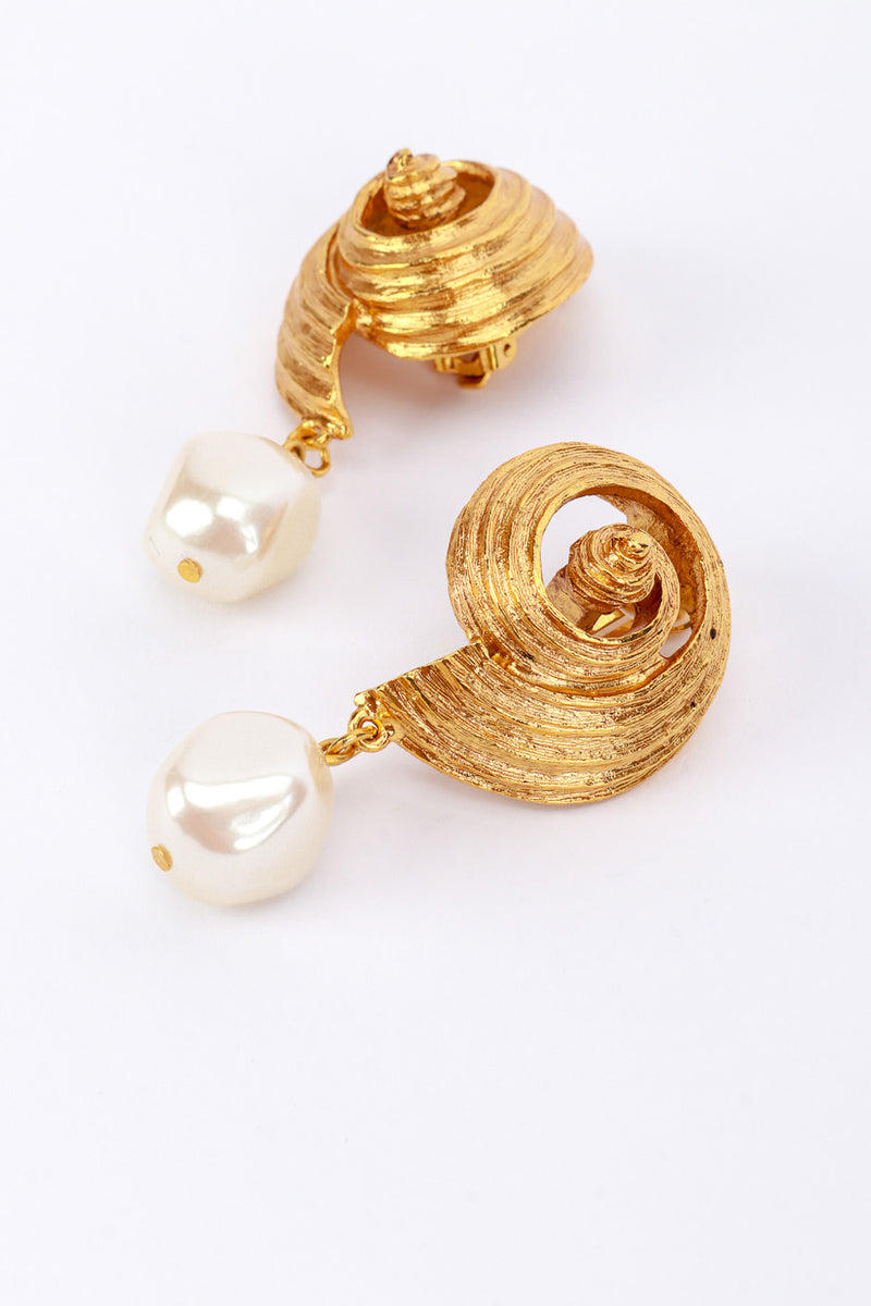 Vintage Oscar de la Renta La Mer Baroque Shell Earrings detail @RECESS LA