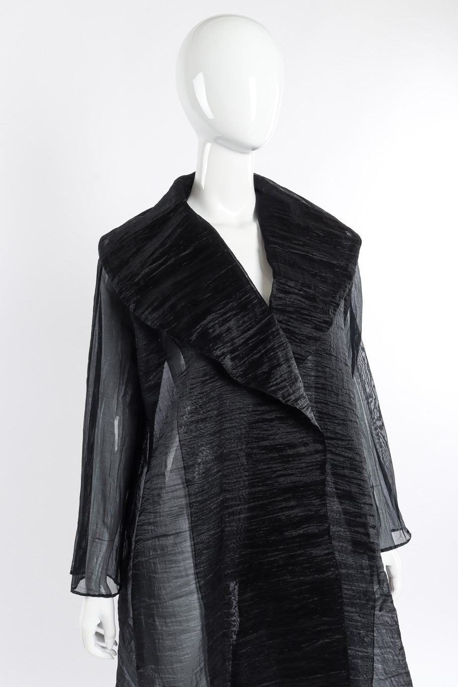 Silk duster by Donna Karan on mannequin collar close @recessla
