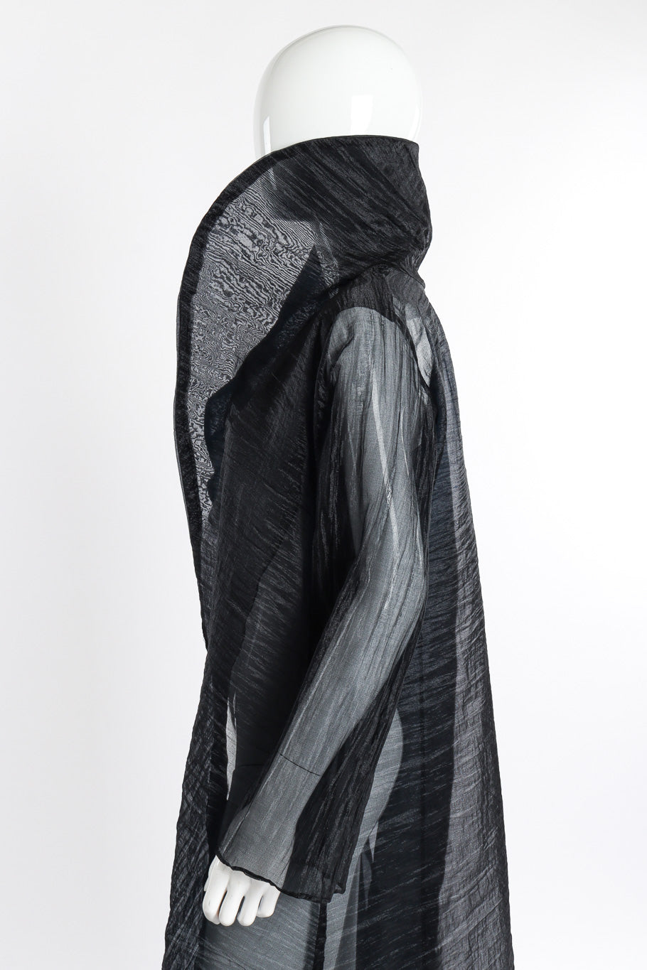 Silk duster by Donna Karan on mannequin collar up @recessla