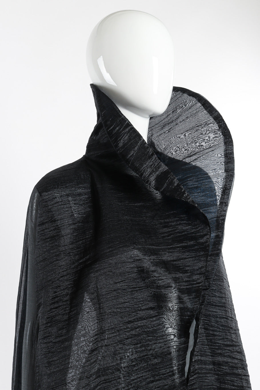 Silk duster by Donna Karan on mannequin collar up front @recessla