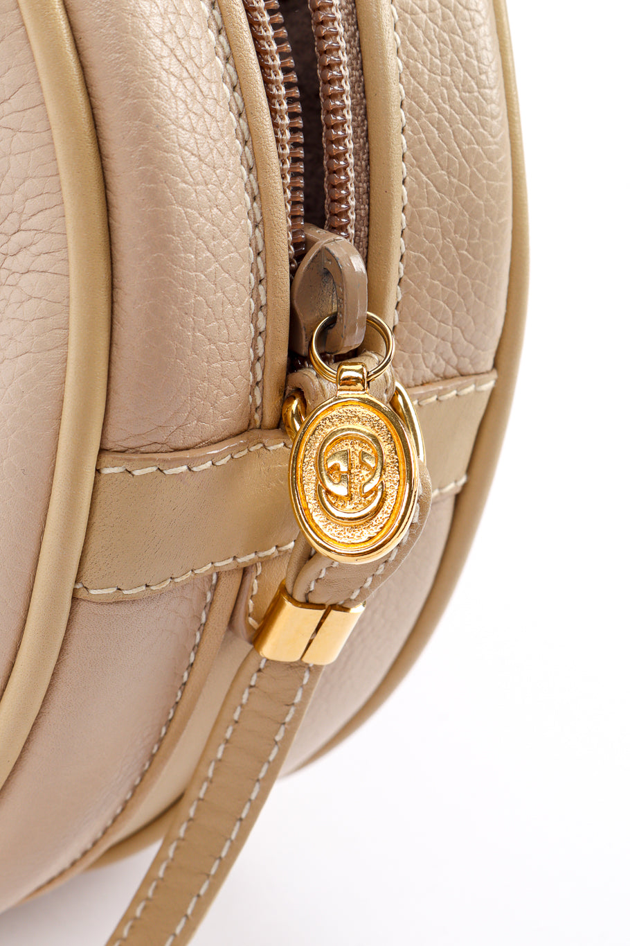 Vintage Gucci Leather Circle Bag zipper pull tab @recessla