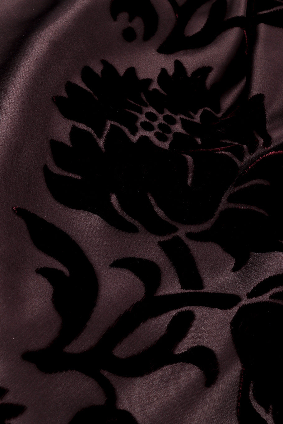 Gucci Velvet Burnout Wrap Skirt velvet damask pattern closeup @Recessla