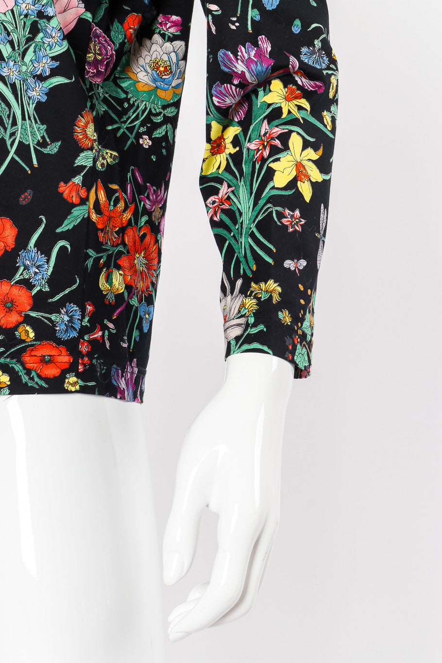 Vintage Gucci Botanical Motif Top sleeve on mannequin closeup @Recessla