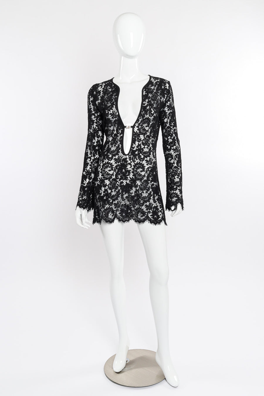 gucci white lace dress S/S 1996 Gucci by Tom Ford White Lace Gown with Nude Lining at 1stDibs